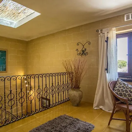 Crosslanes Bb 4* Kerċem