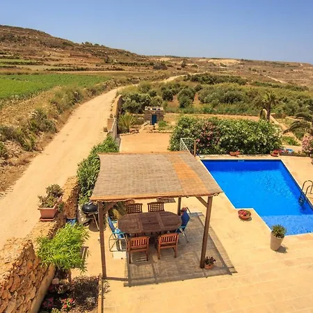 Crosslanes Bb 4* Kerċem